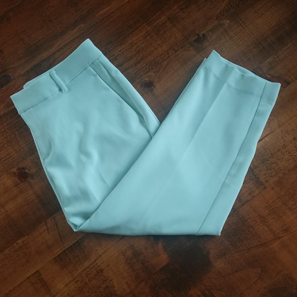 Old Navy Harper Mid-rise Light Blue Capri